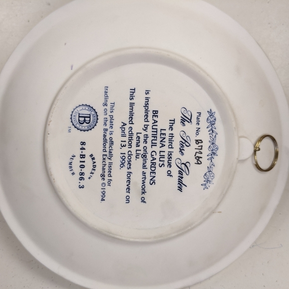 SOLD.    Lena Liu's flower plates - Picture 5 of 8